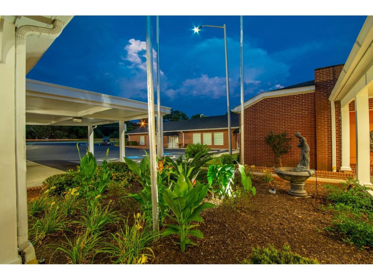 Winton Inn & Suites Barnwell Zewnętrze zdjęcie